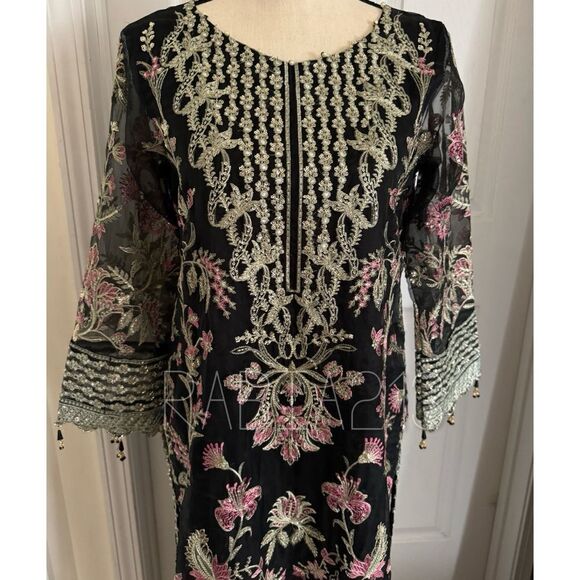 Afrozeh Indian / Pakistani Luxury Wedding Wear - Picture 11 of 16